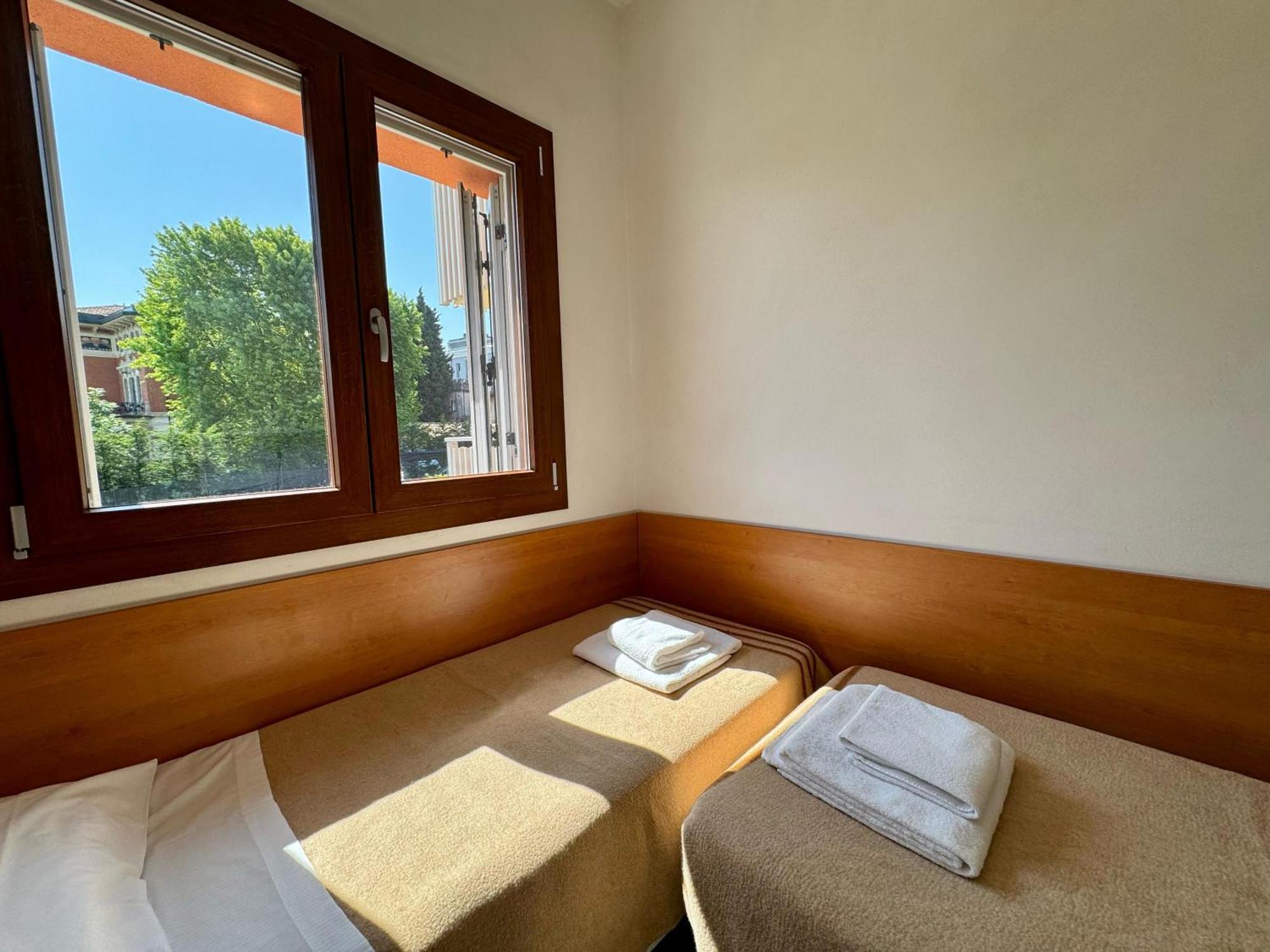 Easy Apartments Peschiera 페스키에라델가르다 외부 사진