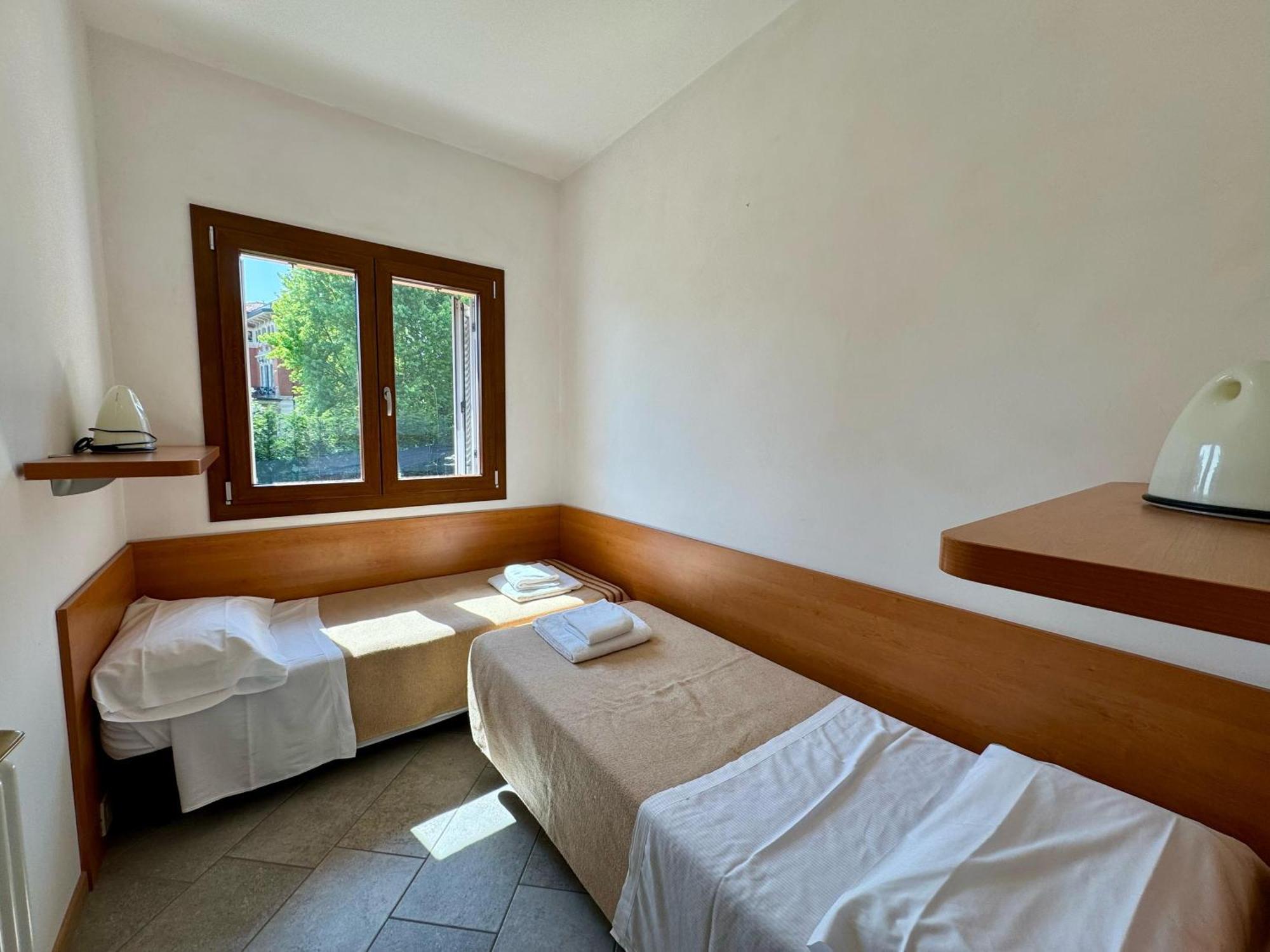 Easy Apartments Peschiera 페스키에라델가르다 외부 사진